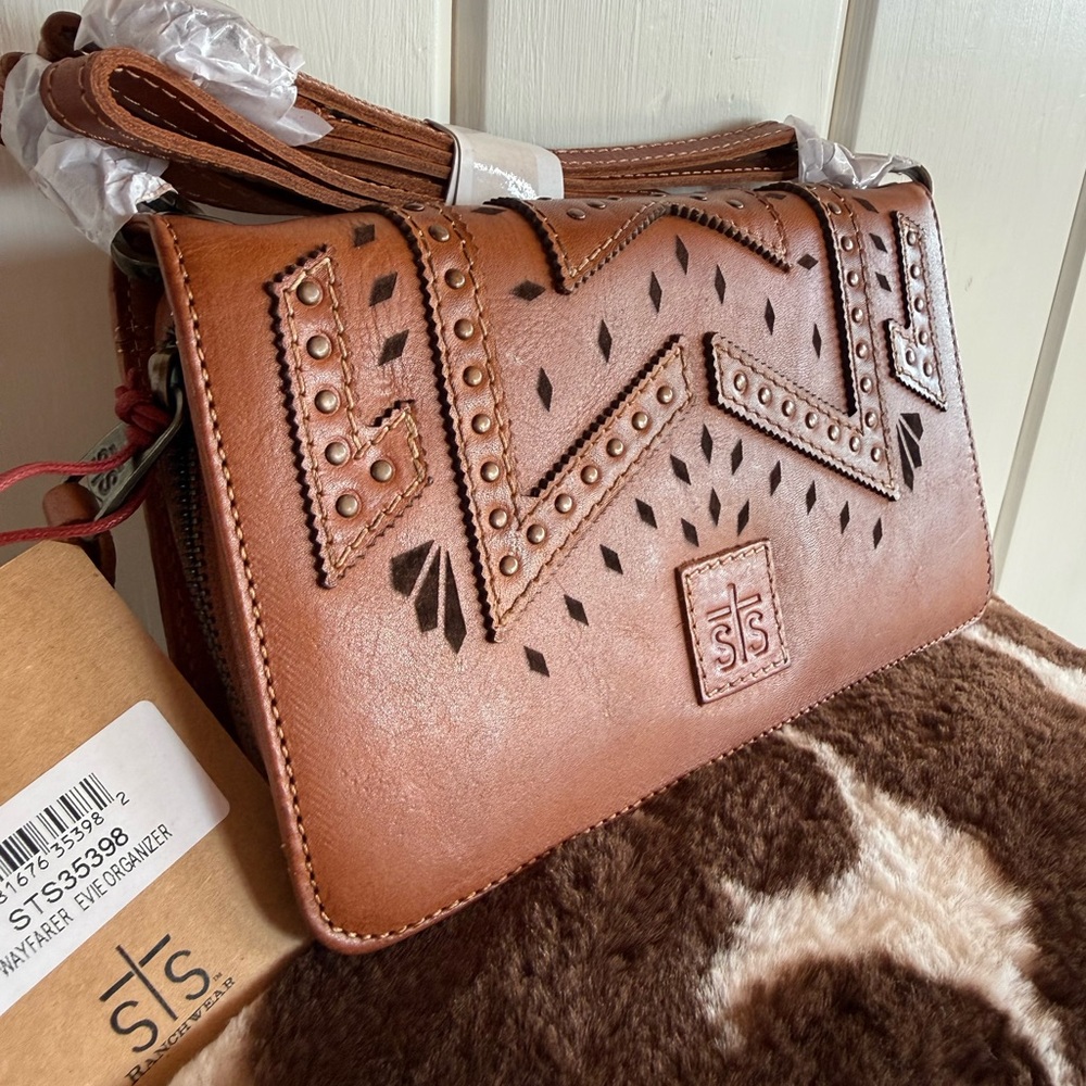 STS Ranchwear Wayfarer Evie Leather Crossbody
